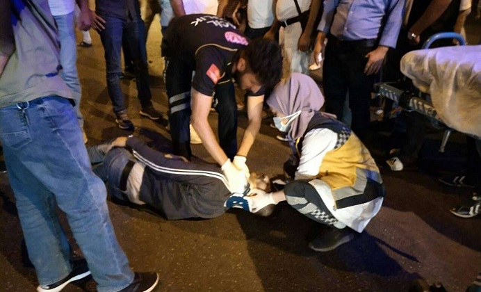 Diyarbakır'da bir kişi kapkaç yaparken trafik kazasında  yaralandı