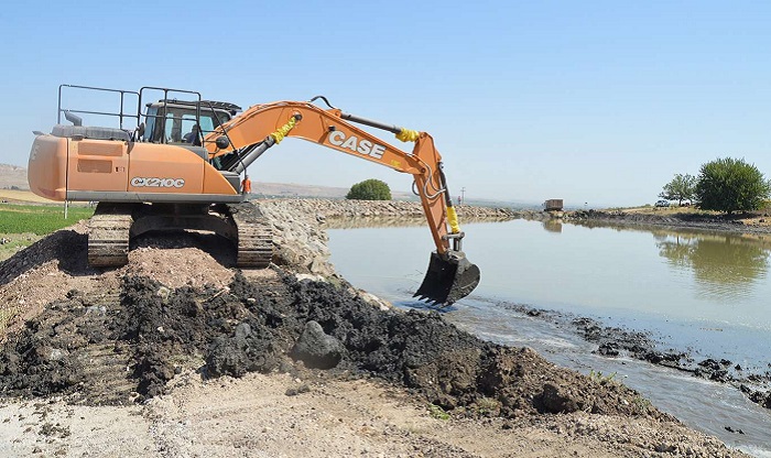 Diyarbakır ilçe kırsallarındaki hayvan su içme göletleri onarıldı