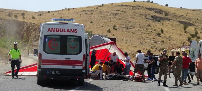 Yamaç paraşütü yaparken yere çakılan 2 kişi hayatını kaybetti