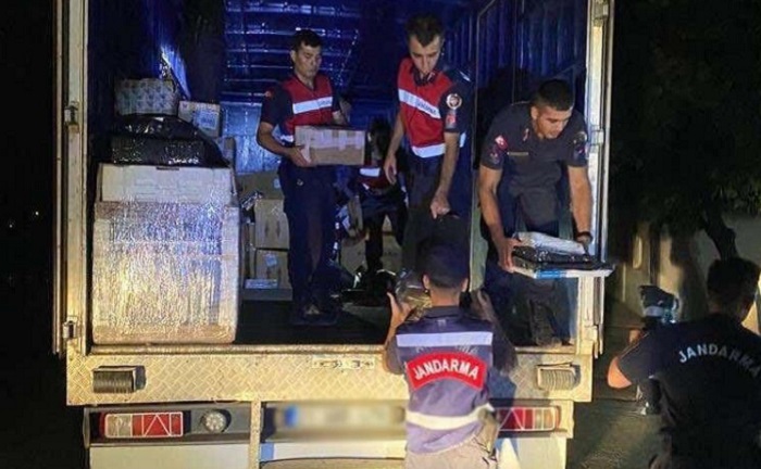 Kargo aracında 6 milyon lira değerinde kaçak ürün ele geçirildi