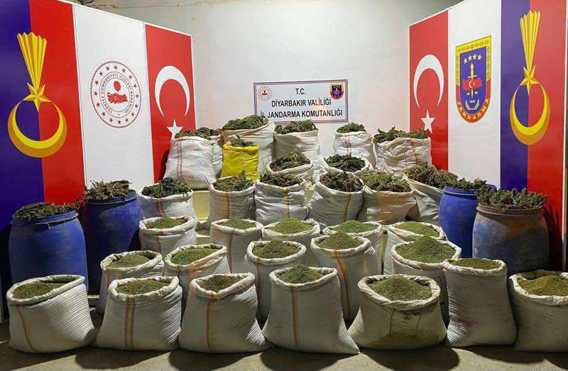 Diyarbakır polisi uyuşturucuya geçit vermiyor