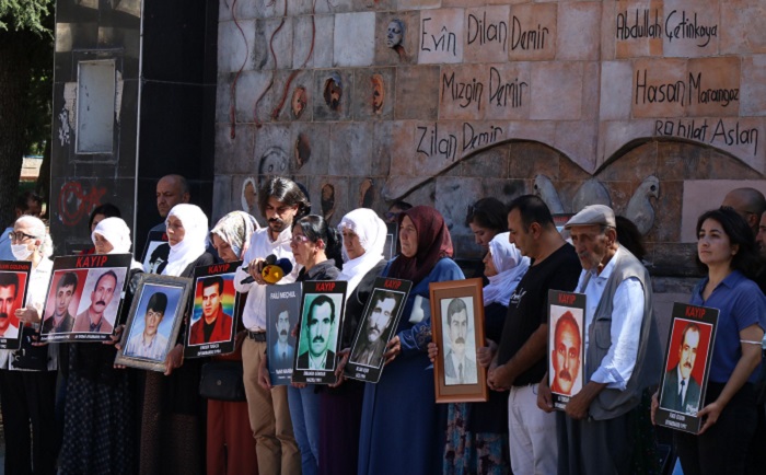 Diyarbakır'da kayıp yakınları Vahit Narin’in akıbetini sordu