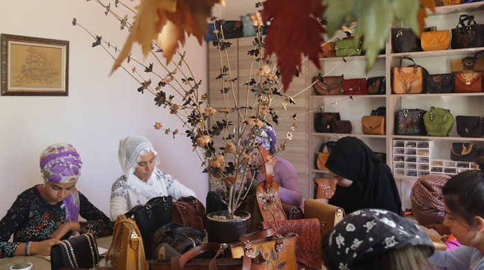 Diyarbakır’da dezavantajlı kadınlar, hem üretip hem de kazanıyorlar