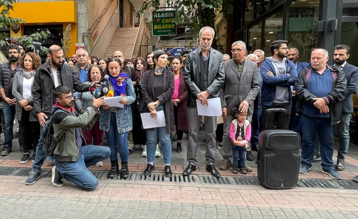 Gazetecilerin gözaltına alınması Diyarbakır'da protesto edildi
