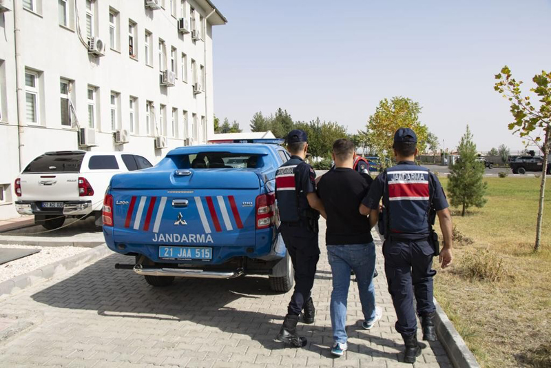 Diyarbakır'da farklı suçlardan aranan zanlı tutuklandı