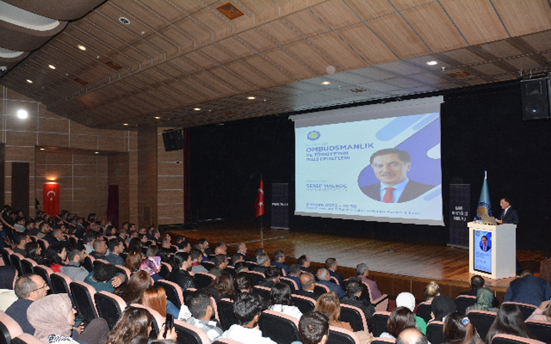 DÜ’de “Ombudsmanlık ve Türkiye'nin 2023 Hedefleri” konferansı