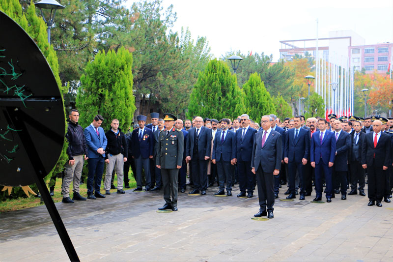 Mustafa Kemal Atatürk, Diyarbakır'da anıldı