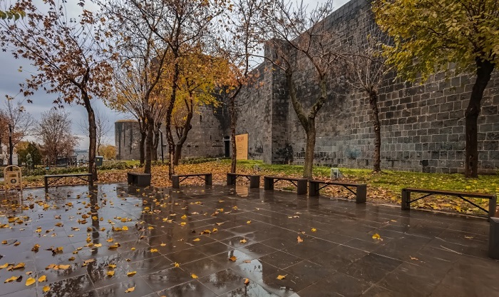 Diyarbakır Surları sonbahara büründü