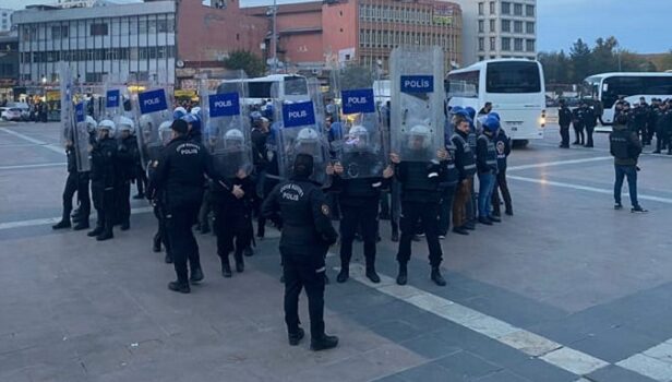 Diyarbakır’da açıklama gerginliği: 19 gözaltı