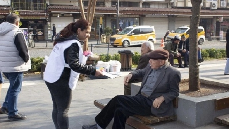 Diyarbakır’da ‘Haklarımızı Biliyor Muyuz?’ kitapçığı dağıtıldı