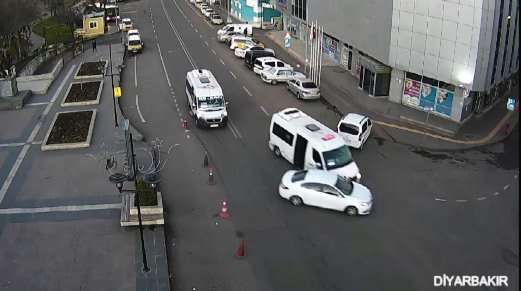 Diyarbakır ve Batman’da trafik kazaları MOBESE’ye yansıdı 