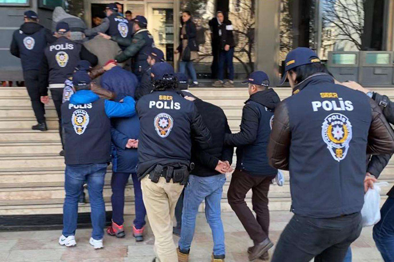 Diyarbakır'da "Saklambaç Operasyonu"nda  10 kişi tutuklandı