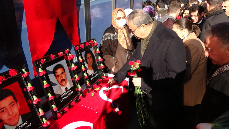 Diyarbakır’da dershane saldırısında hayatını kaybedenler anıldı!