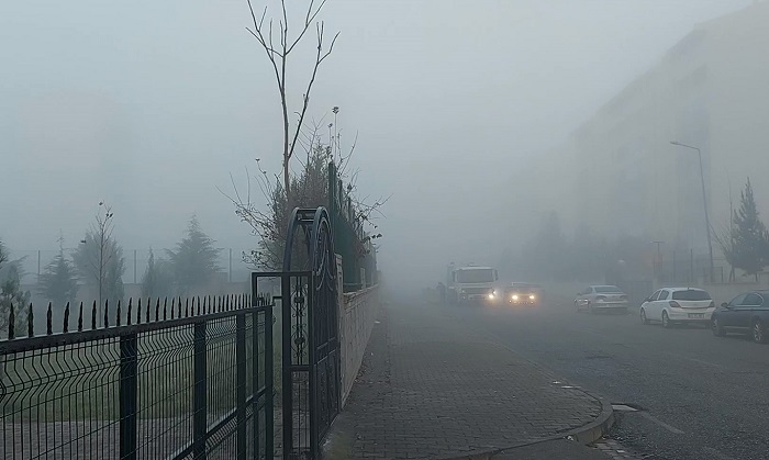 Diyarbakır'da yoğun sis; Hava trafiğinde aksama yaşandı