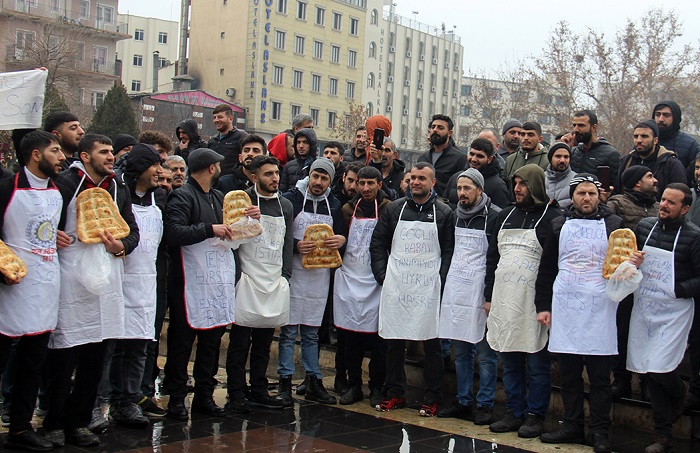 Diyarbakır'da fırın çalışanlarından 'sosyal hak' eylemi!