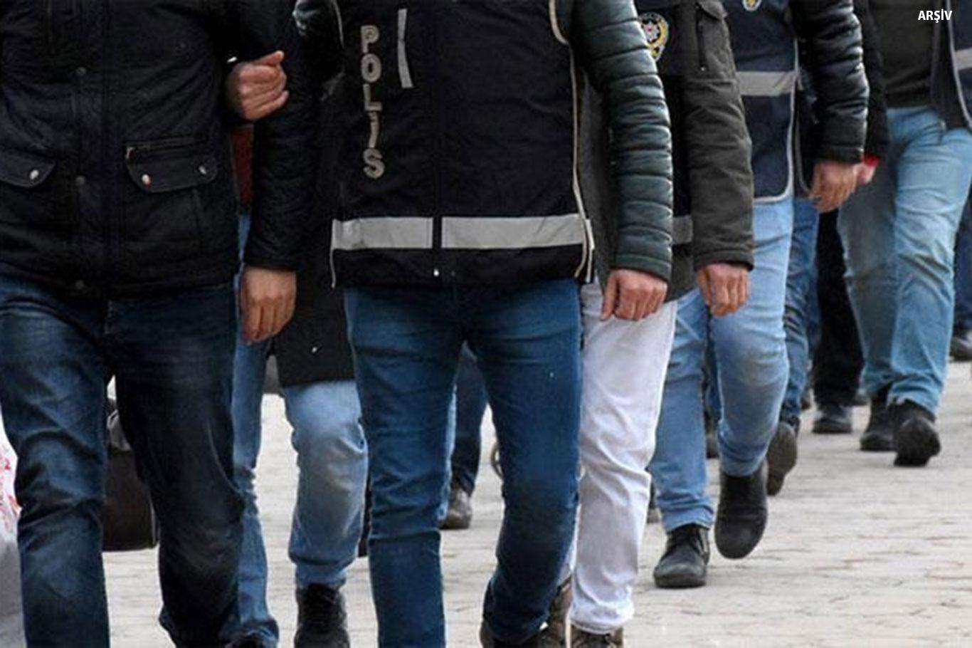 Diyarbakır merkezli 'Turnusol' operasyonunda  8 tutuklama
