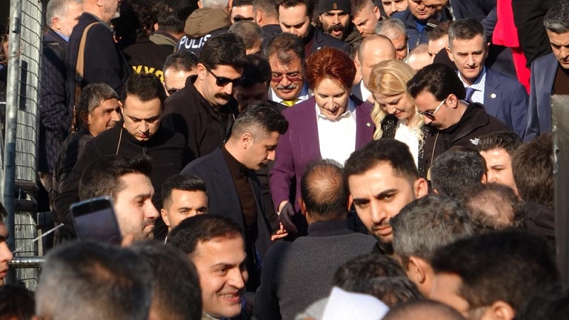 İYİ Parti Genel Başkanı Akşener: Ülkeyi kurtarmak için Diyarbakır yanımızda