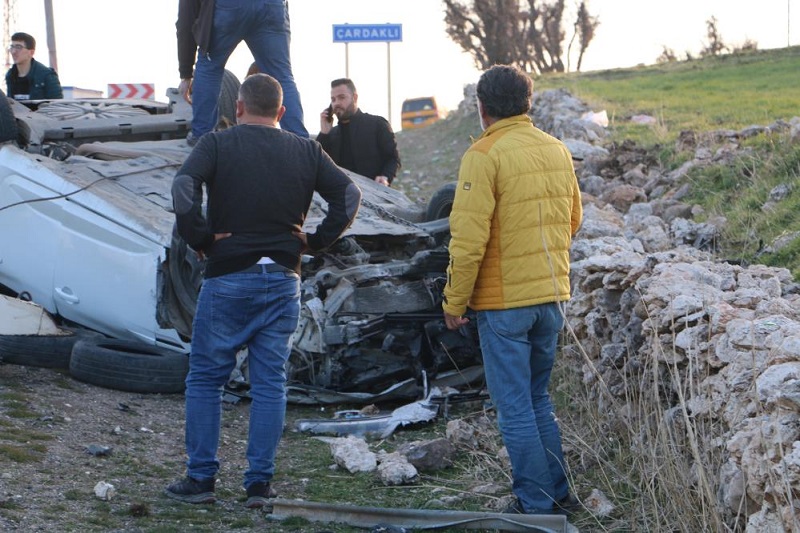 Diyarbakır’da kontrolden çıkan araç takla attı: 1 yaralı