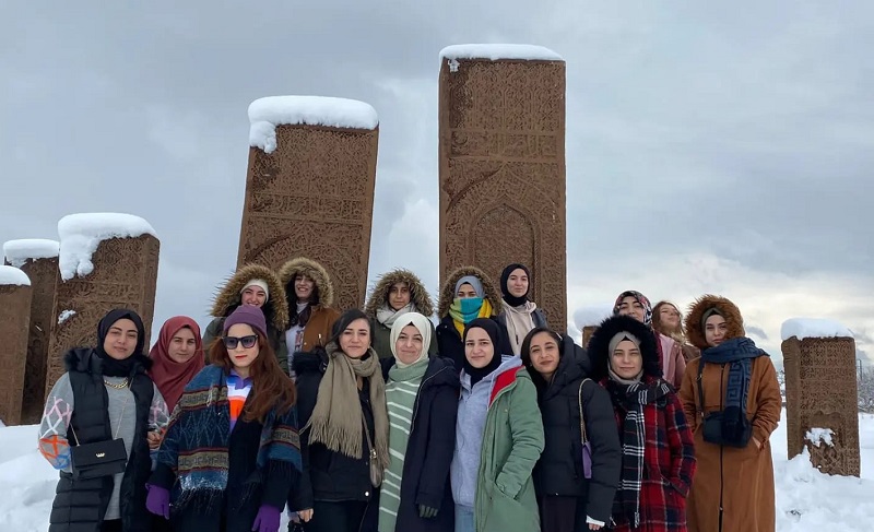 Diyarbakırlı öğrencilerden ‘Bitlis-Ahlat’a gezi