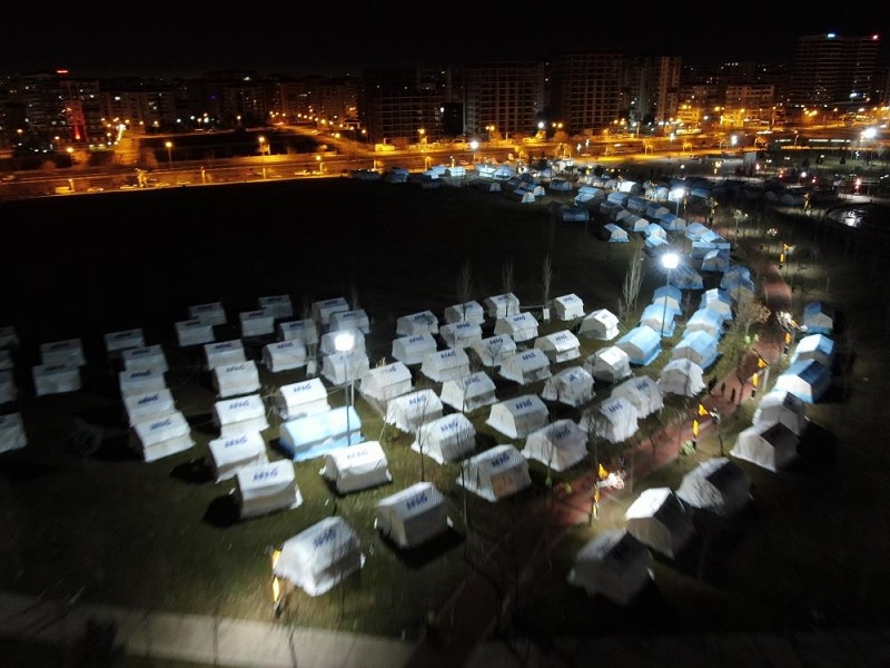 Diyarbakır’da çadır kent gece havadan görüntülendi