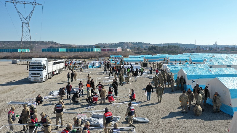 Diyarbakır'da depremzedeler için 4 bin 200 çadır kuruluyor
