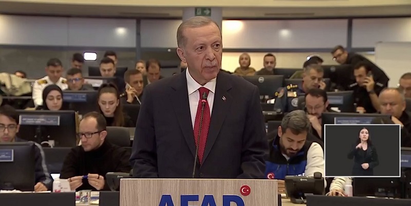 Cumhurbaşkanı Erdoğan: Acil ihtiyaçları için 100 bin lira nakdi yardımda bulunuyoruz
