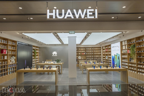 Huawei telefonlarda Android yazılımı güncellenmeyecek