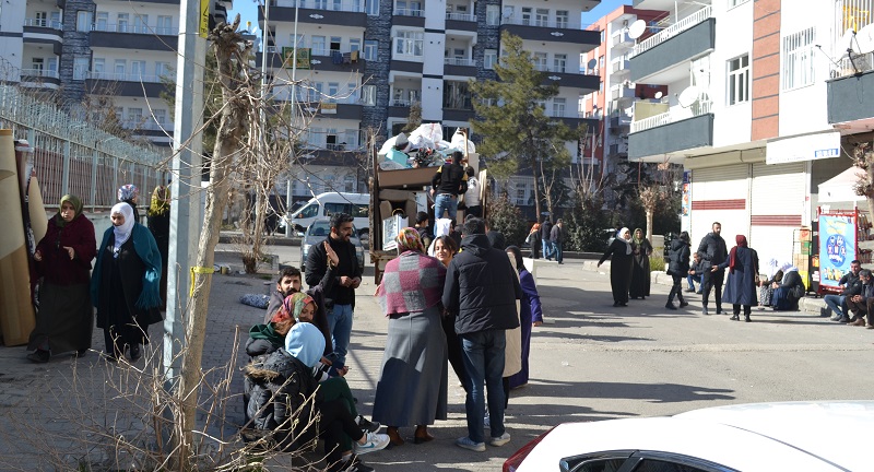 Diyarbakır'daki az hasarlı bina sakinleri; Mağduriyetimiz görülmüyor