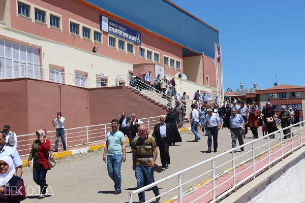 Video Haber: Diyarbakır'da TOKİ kuraları çekildi