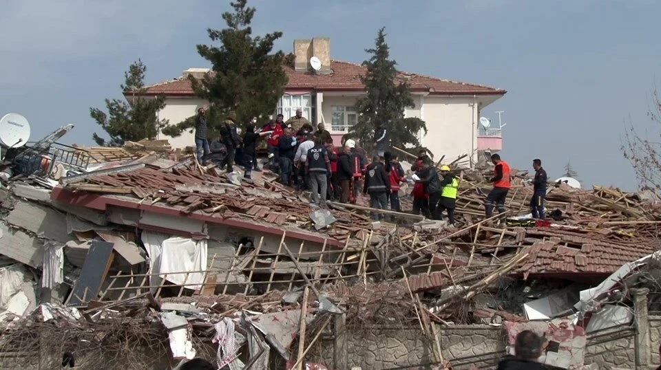 Malatya'da deprem: 1 ölü, 69 yaralı