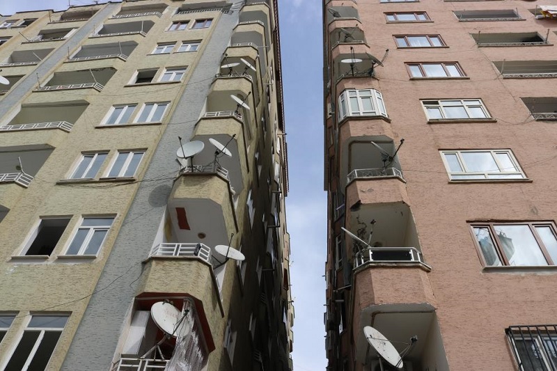 Diyarbakır'da güçlendirme yapılan bina depremlerden etkilenmedi