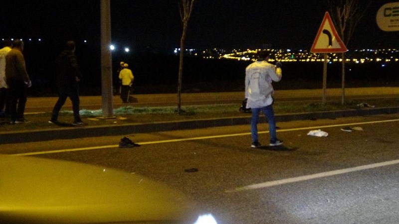 Diyarbakır'da otomobil yayalara çarptı: 1 ölü, 1 yaralı