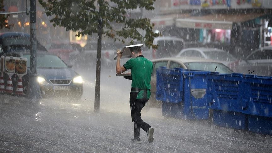 Meteoroloji'den 57 il için kuvvetli yağış ve fırtına uyarısı