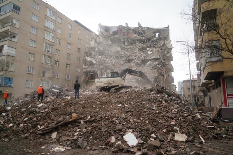 Bağlar'da depremde etkilenen vatandaşlara ‘eşya tespiti başvurusu yapın’ çağrısı