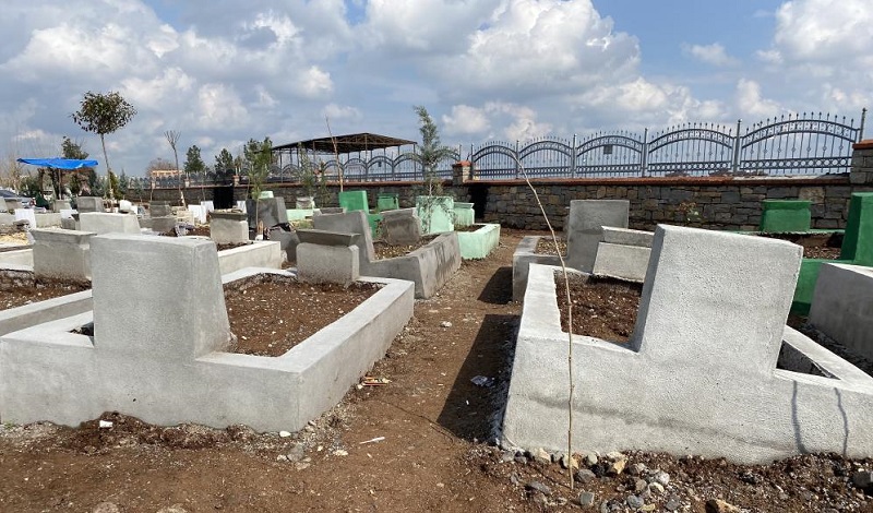 Diyarbakır’da yağmur sonrası bir kısım mezar çöktü, obruklar oluştu