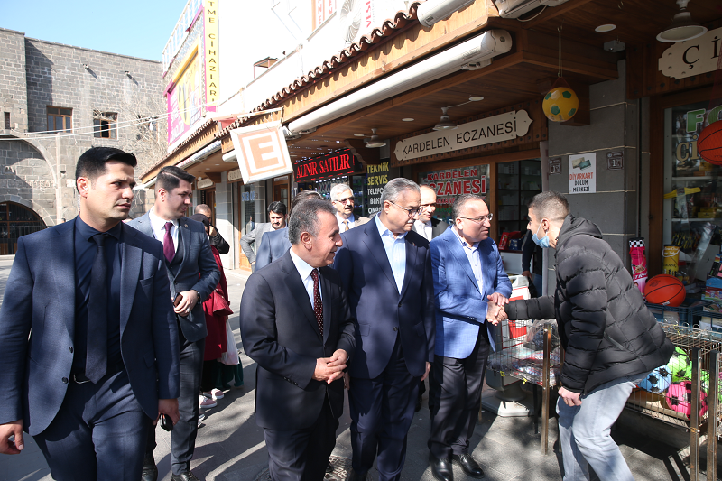 Karaismailoğlu ve Bozdağ, Diyarbakır'da esnafı ziyaret etti