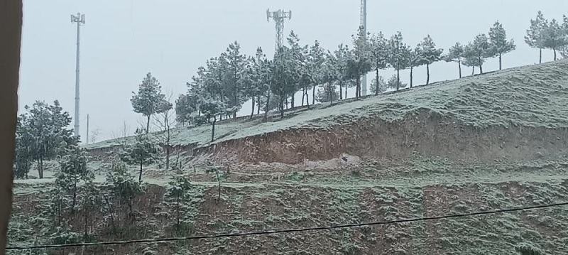 Mart sonu Diyarbakır'a kar yağdı