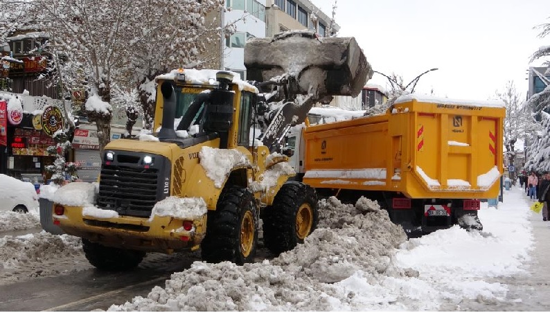 Van ve Bitlis'te 155 yerleşim biriminin yolu ulaşıma açıldı