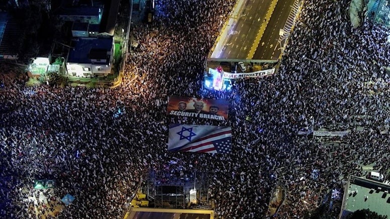 İsrail’de yüz binlerce insan gösterilere devam ediyor