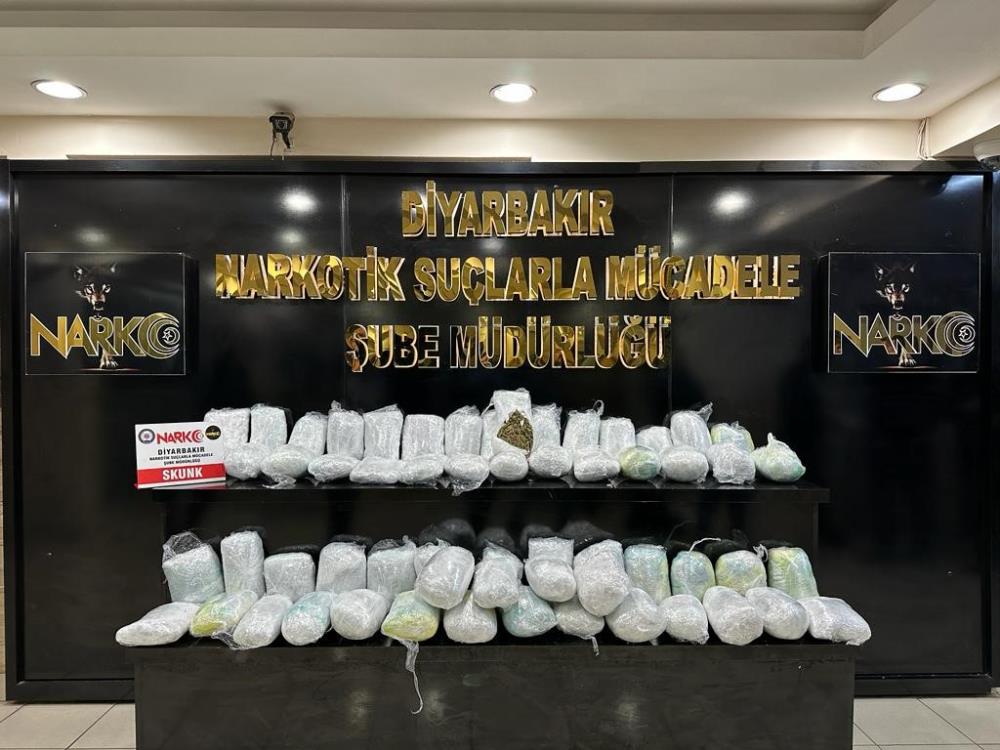 Diyarbakır'da uyuşturucu operasyonu: 8 tutuklama