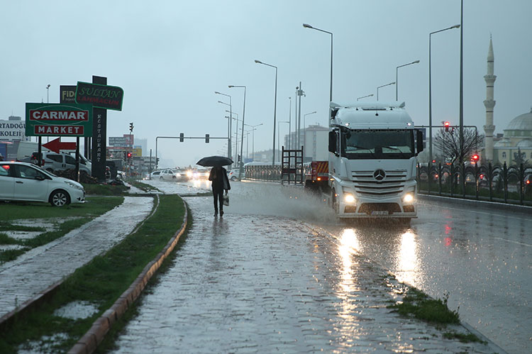  Meteoroloji’den Diyarbakır’a gök gürültülü sağanak yağış uyarısı
