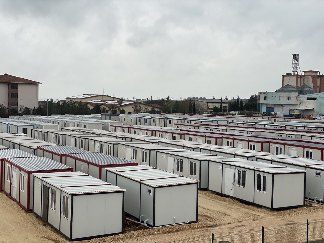 ‘Ekonomik çarklar dönsün’ diye işçilere konteyner kent kuruluyor