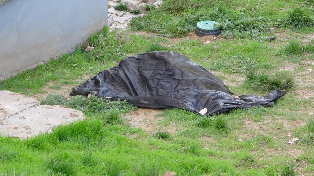 Elazığ’da işçiler, evin bahçesinde kadın cesedi buldu