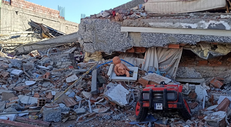 Bakanlık açıkladı: 22 depremzede çocuğun kimliği bilinmiyor