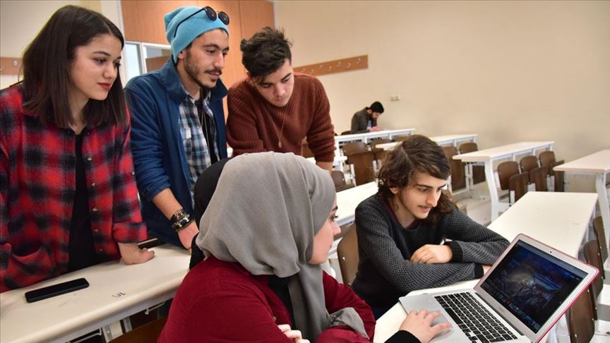 Diyarbakır’da yeni üniversitelilere eğitim desteğinin ikinci taksiti yatırıldı