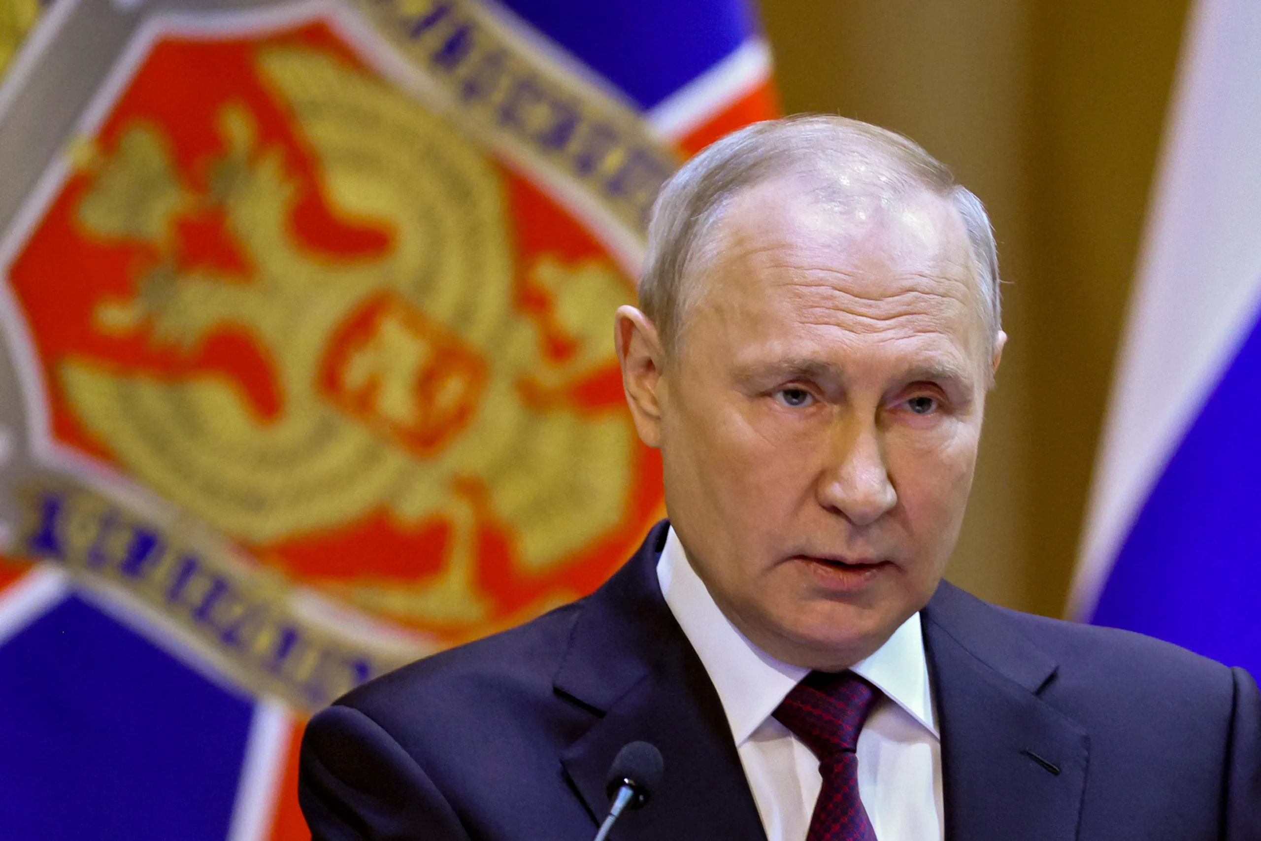 Putin, petrol satışında tavan fiyat uygulamasını kaldırdı
