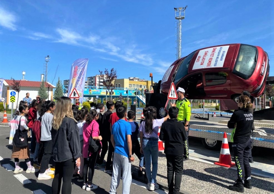 Bilgievi öğrencileri trafik haftasını trafik eğitim parkurunda kutladı