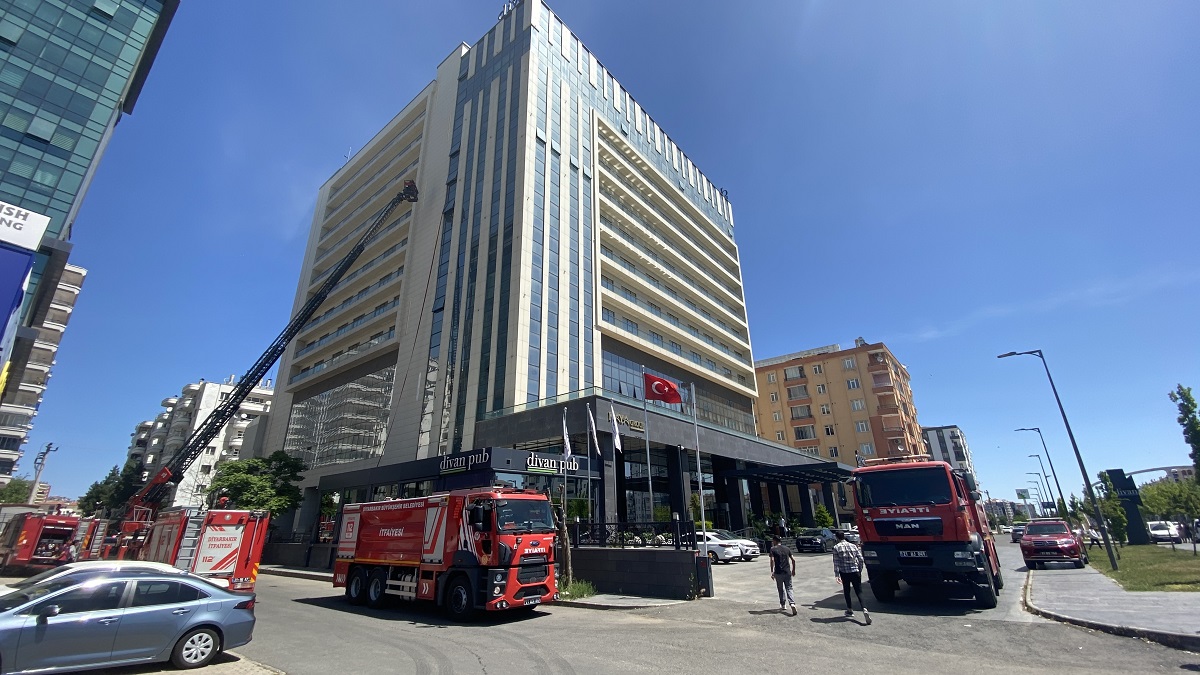 Diyarbakır'da otelde çıkan yangın söndürüldü