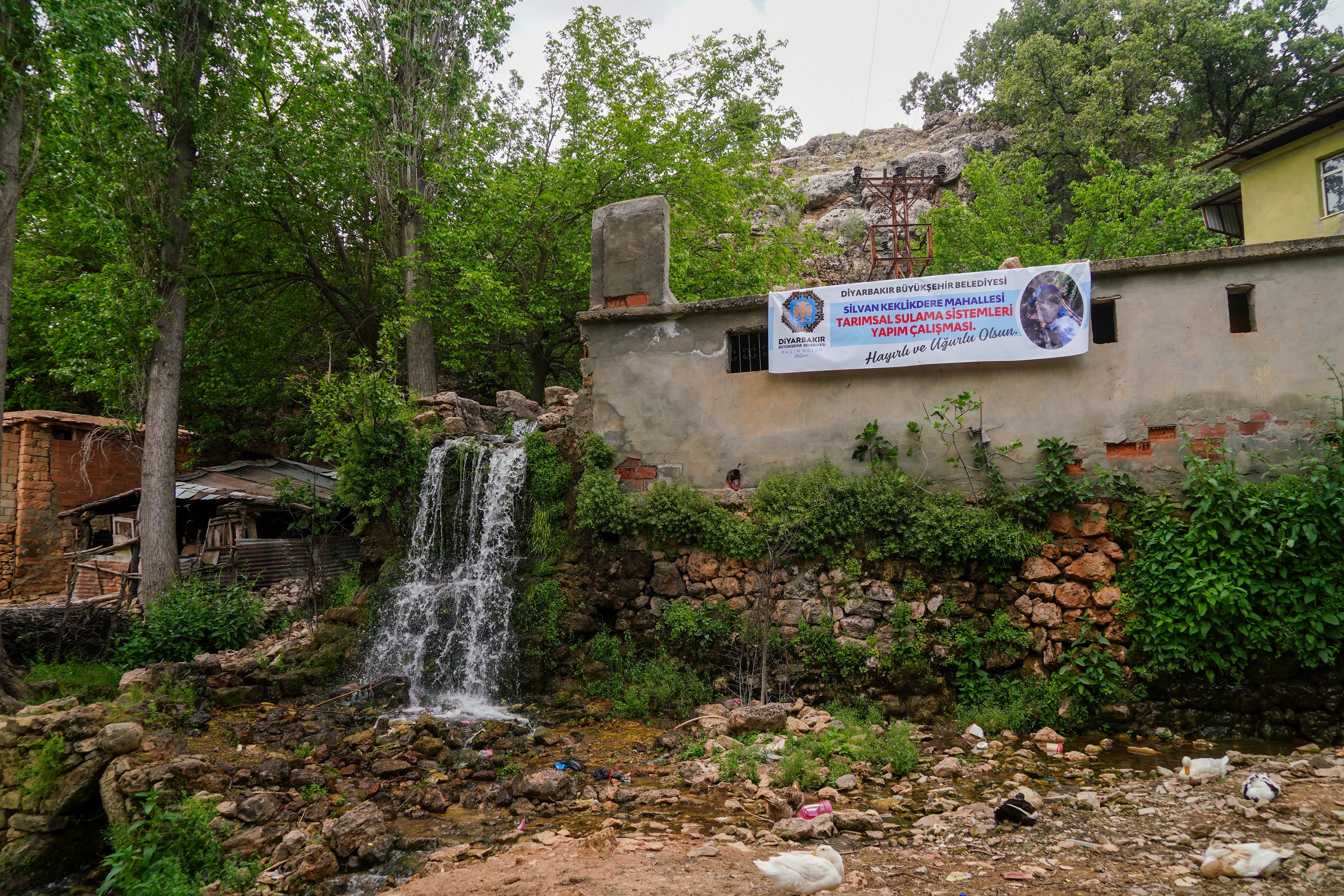 Diyarbakır’da çiftçilere sulama kanalı yapılıyor