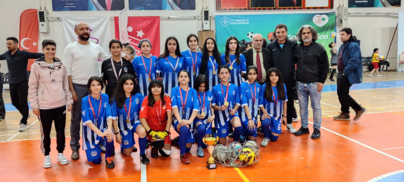 Diyarbakırlı kızlar futsalda Türkiye finallerine katılma hakkı kazandı